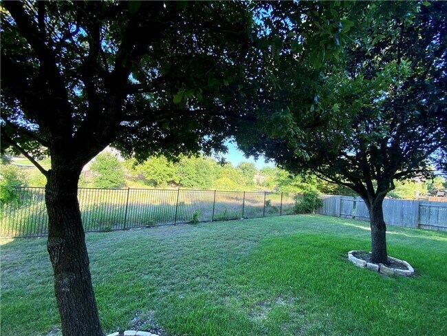 Building Photo - 9425 Lisi Anne Dr