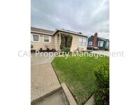 Building Photo - Welcome Home to one-bedroom one-bathroom duplex in Salinas, CA!