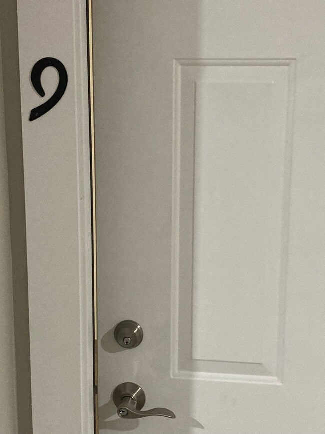 Building Photo - 50 Church St