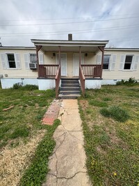Building Photo - 1 Bedroom 1 Bath minutes from Downtown Gre...