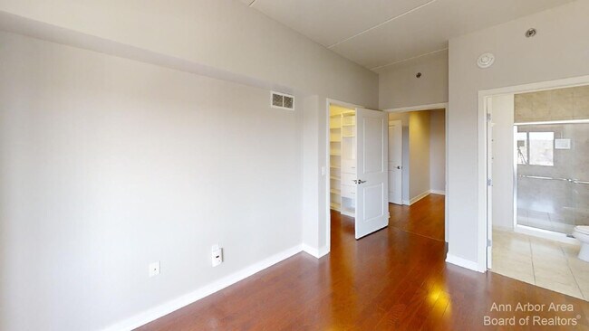 Building Photo - 111 N Ashley St