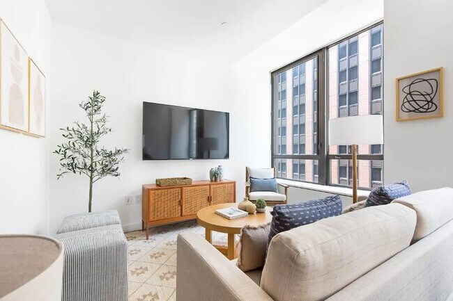 Building Photo - 4 bedroom in NEW YORK NY 10005