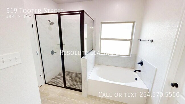 Building Photo - 519 Tooter St