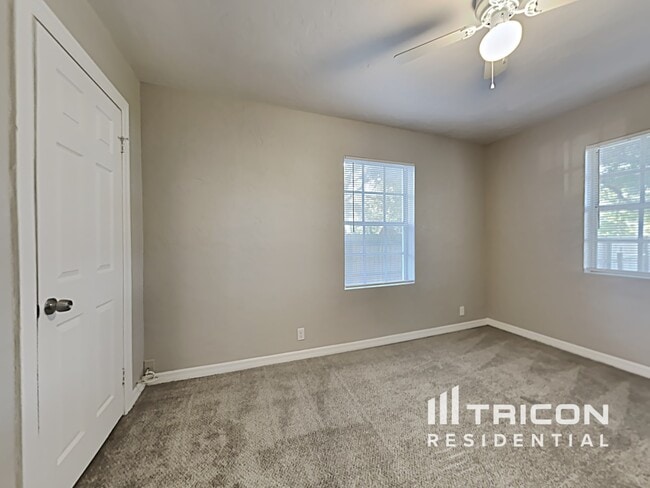 Building Photo - 2144 23rd Ave N