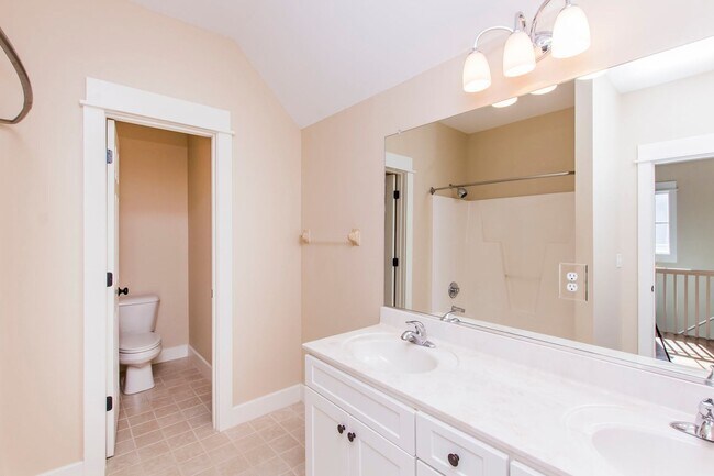 Building Photo - Introducing Your Dream Home in Norfolk: Elegant 3-Bedroom, 2.5-Bath Haven on 2 Floors