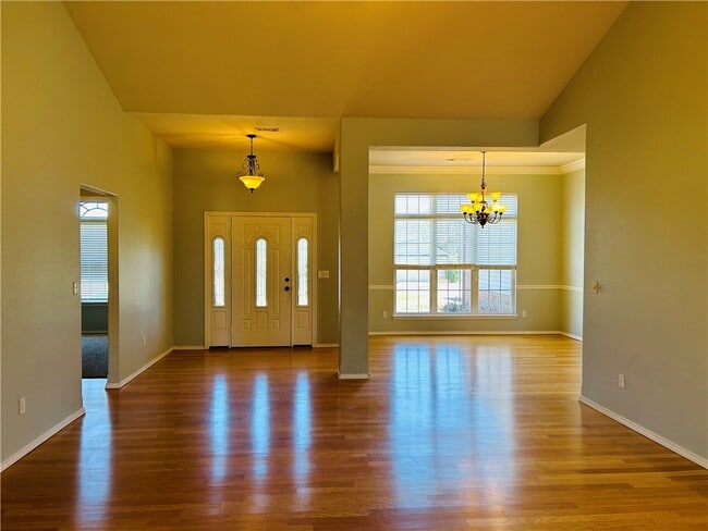 Building Photo - 15 Mills Dr