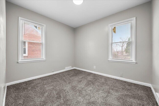 Building Photo - 16283 Carlisle St