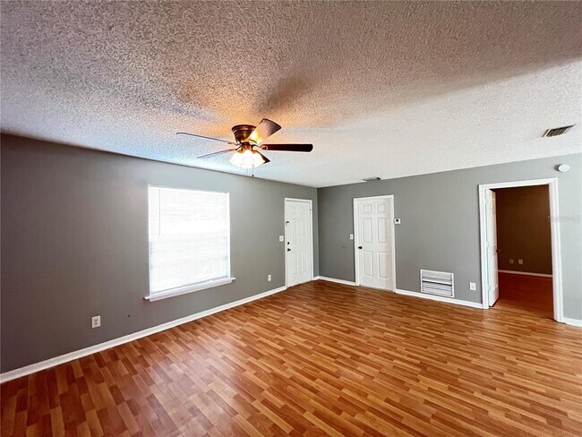 Building Photo - 109 E Osceola St