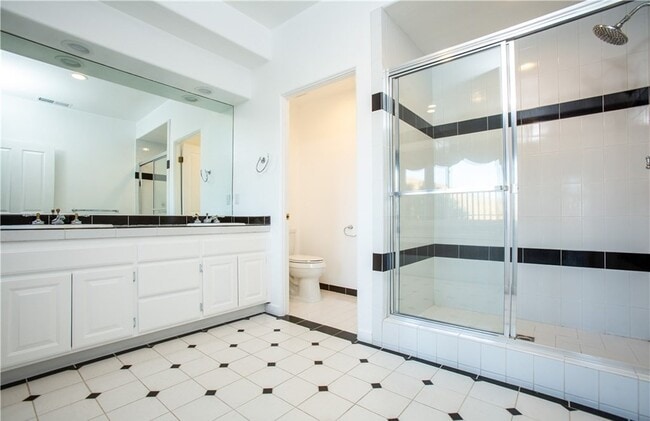 Building Photo - 40 Saddlebow Rd