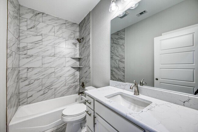 Building Photo - 1915 Willow