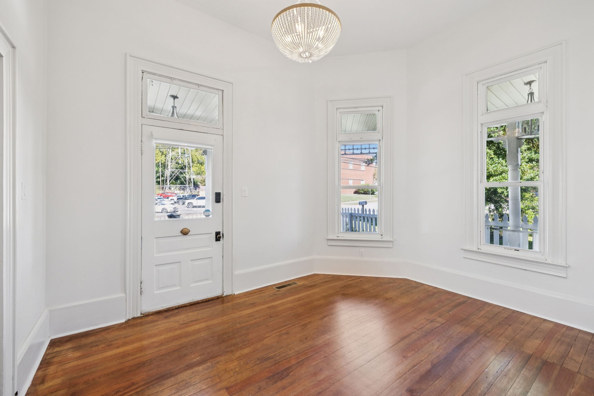 Building Photo - 911 S High St