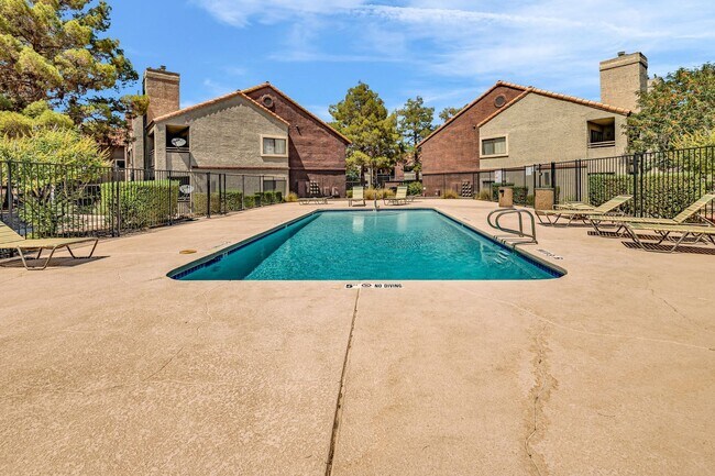 Building Photo - SW!! 2 Bedroom Condo!! 1st Floor!! Newly r...