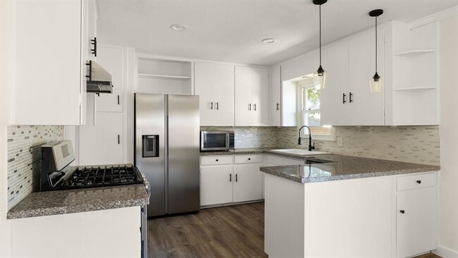 Building Photo - 2118 Fordham Ln