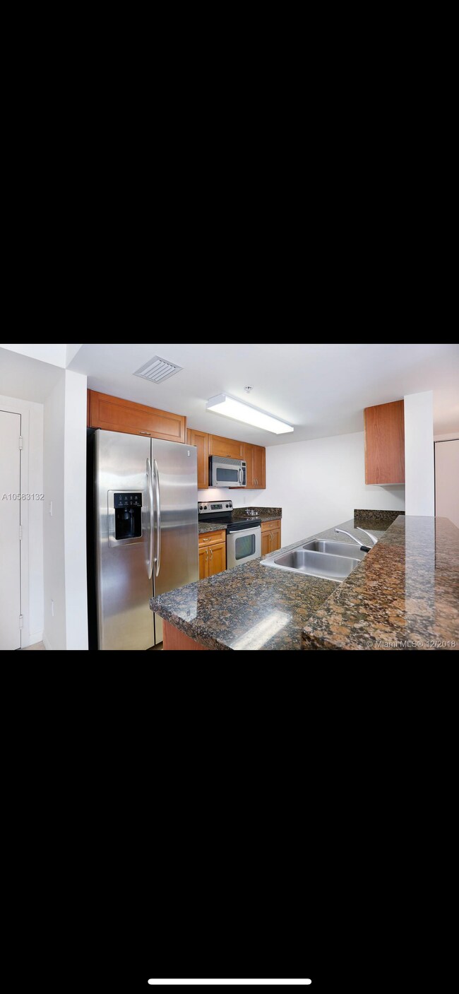 Building Photo - 1555 N Treasure Dr