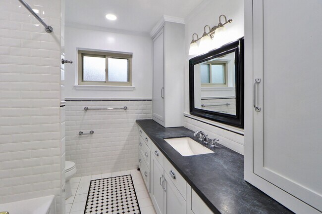 Building Photo - 5735 Wigton Dr