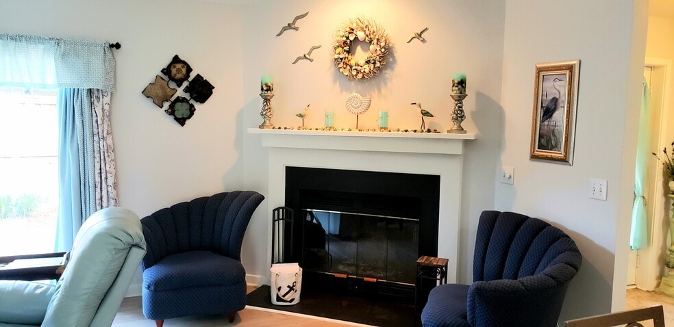 Fireplace - 307 Halyard Ct