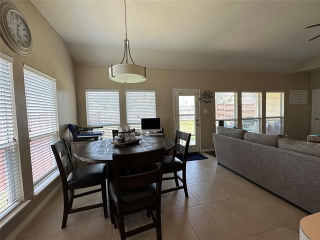 Building Photo - 1208 Lazy Ln