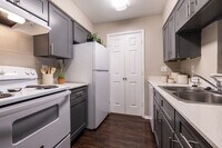 Interior Photo - 333 Holly