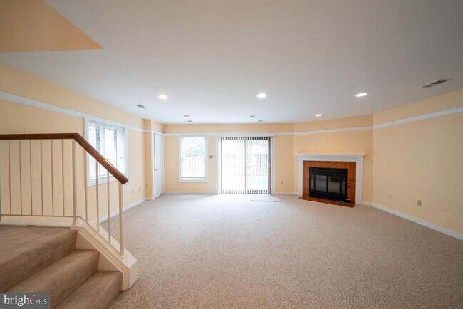 Building Photo - 10168 Turnberry Pl