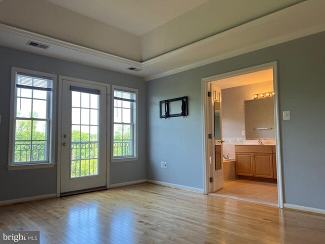 Building Photo - 787 Vestal St