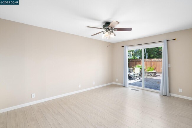 Building Photo - 3158 Randick Ct