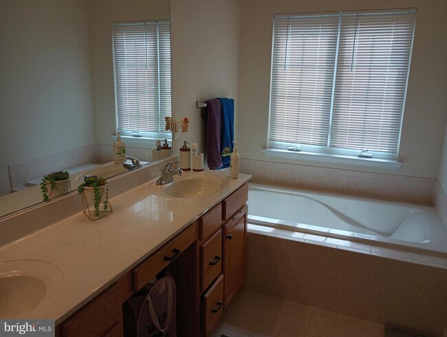 Building Photo - 42133 Fremont Preserve Square