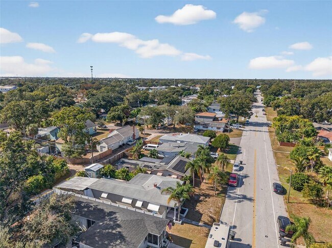 Building Photo - 2444 34th Ave N