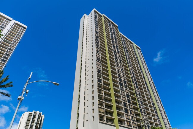 Building Photo - 229 Paoakalani Ave