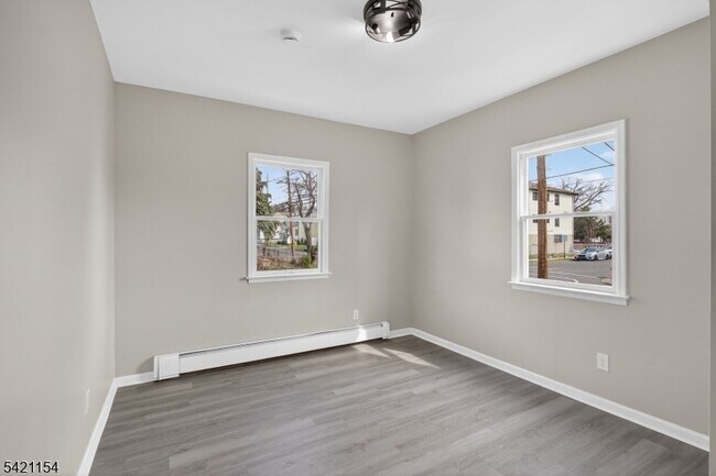 Building Photo - 378 Grand St