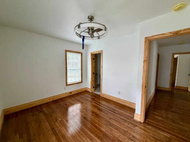 Building Photo - Forest Acres
