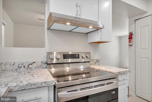 Building Photo - 11 Thistleton Rd