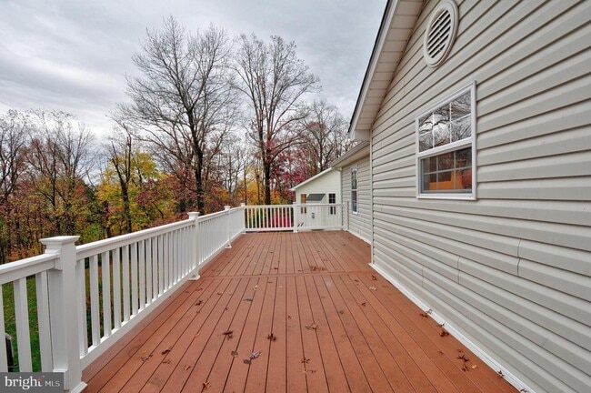 Building Photo - 121 Deer Hill Ct