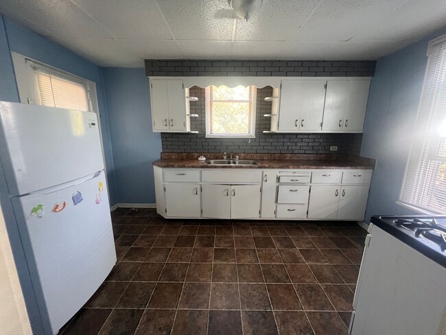 Building Photo - Monessen - 2 bed 1 bath - cozy home for rent