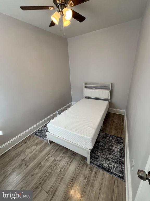 Building Photo - 2048 N Darien St