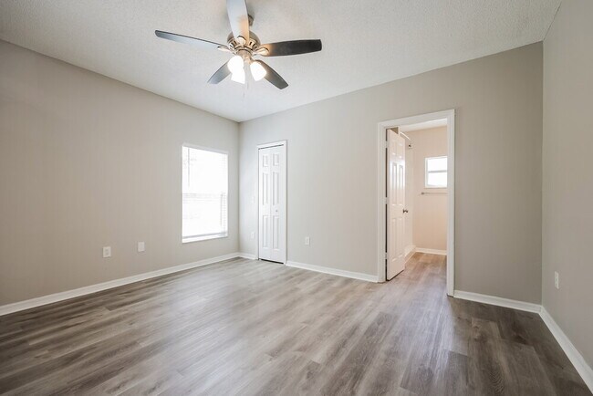 Building Photo - 829 Albi Ct