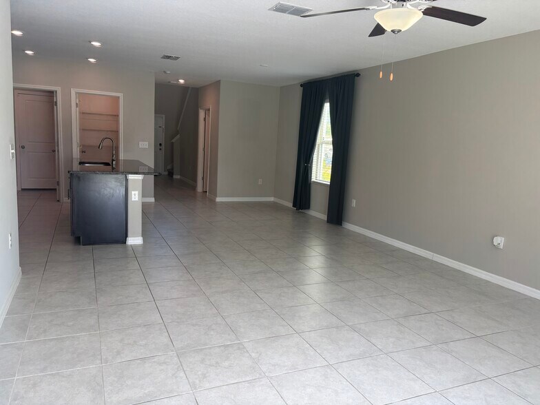 Building Photo - 9663 Channing Hill Dr