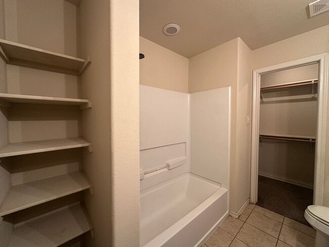 Building Photo - Townhome for rent