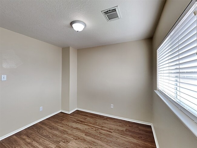 Building Photo - 20534 Patriot Park Ln