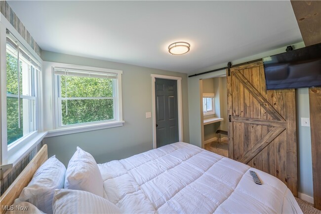 Building Photo - 99 Smith St