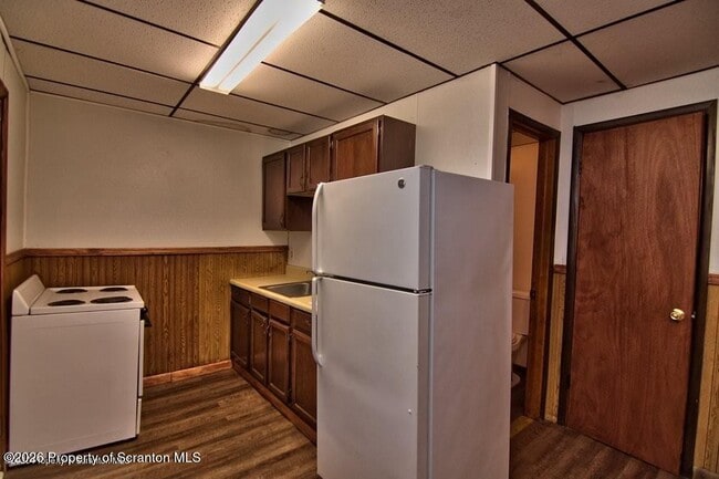 Building Photo - 401 Valley Ave