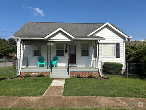 Building Photo - Nicely Remodeled 2BR/1BA near Blue Turtle ...