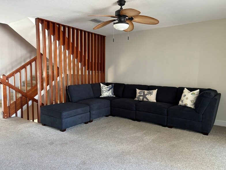 Building Photo - 1244 Beachside Ln