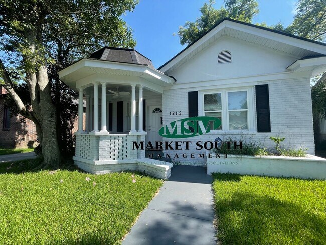 Building Photo - BEAUTIFUL HOME- AVAILABLE JULY 15