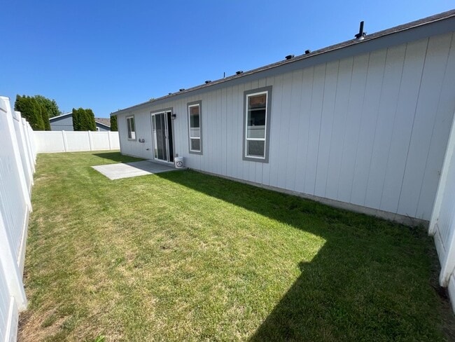 Building Photo - 1586 Meriwether Ave