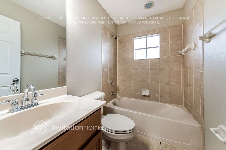 Building Photo - 10229 36th Ct E