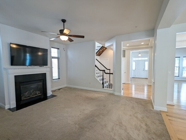 Building Photo - Impeccably maintained SFH in Clarksburg ready for you before the holidays!