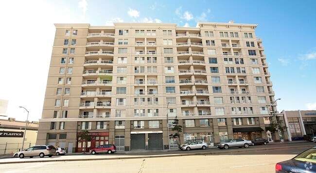 Building Photo - 140-148 S Van Ness Ave