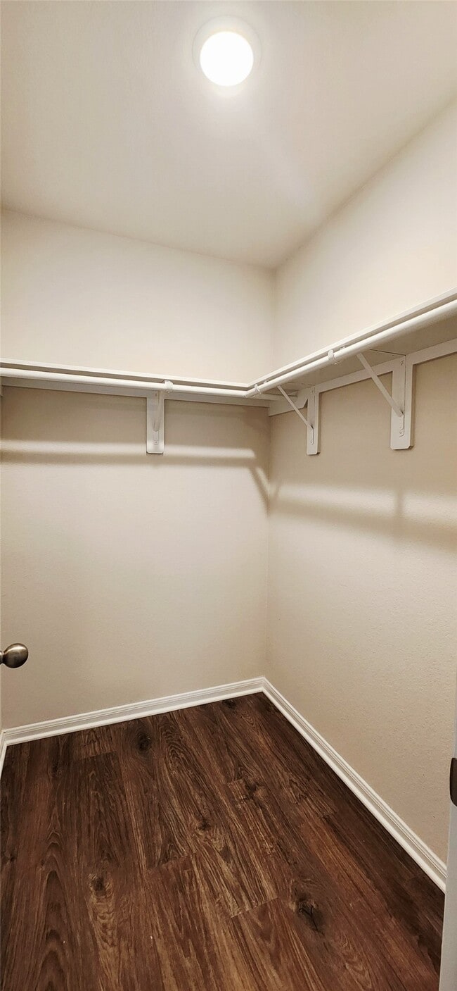 Building Photo - 422 Magnolia Ln