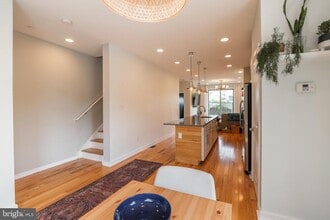 Building Photo - 2029 E Huntingdon St