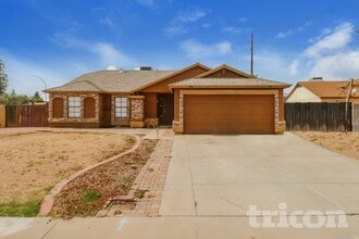 Building Photo - 4947 E Greenway Cir